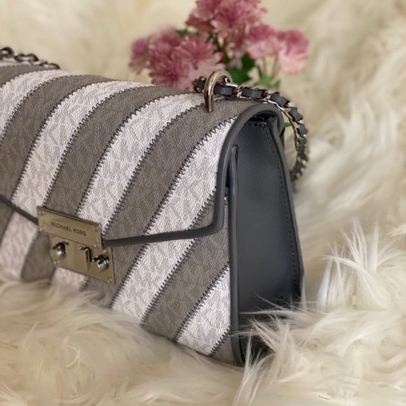 Michael Kors Rose MD Flap Shoulder Bag - Picture 3 of 8